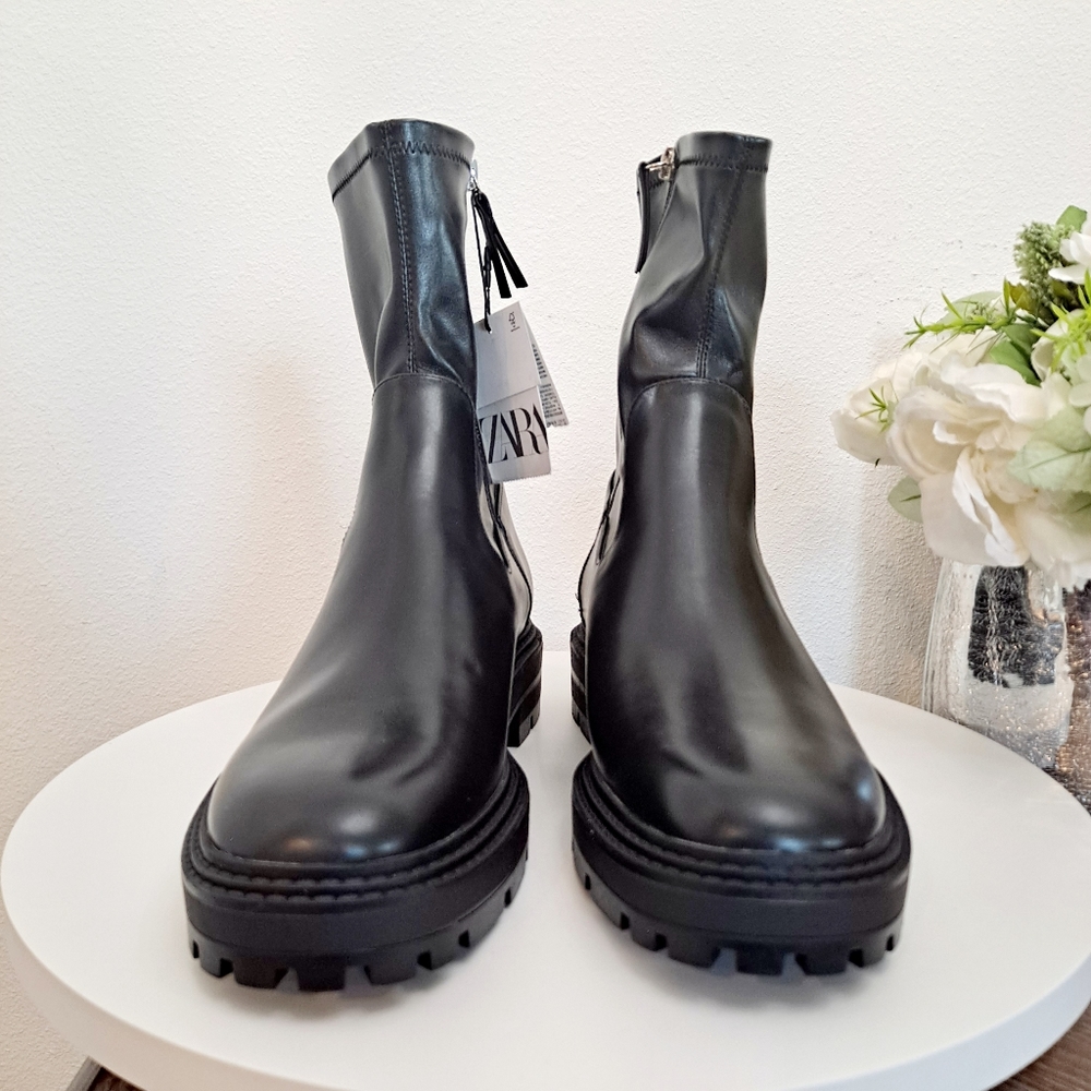 Zara low heeled lug sole black ankle boots Booties - Picture 15 of 15